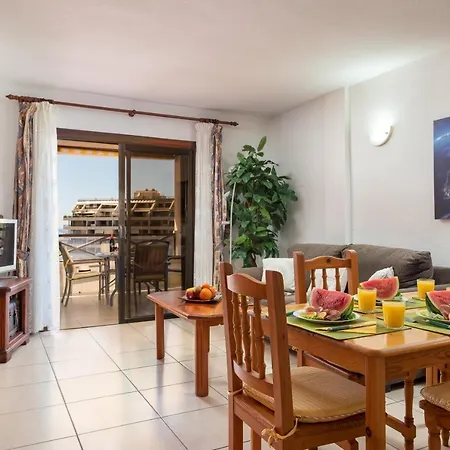 Great 'san Marino' Terrace And Pool 洛斯克里斯蒂亚诺斯