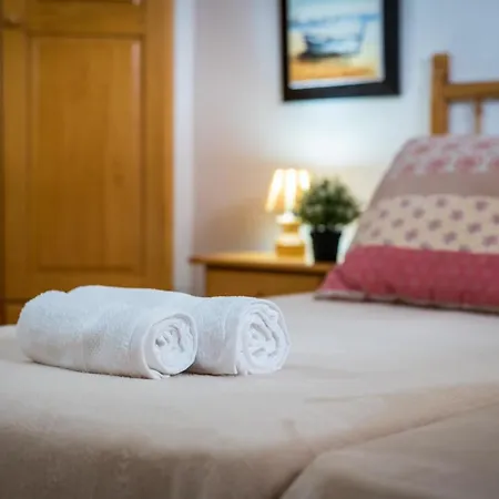 Great 'san Marino' Terrace And Pool 洛斯克里斯蒂亚诺斯