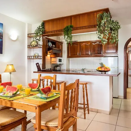 Great 'san Marino' Terrace And Pool 洛斯克里斯蒂亚诺斯