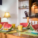 Great 'san Marino' Terrace And Pool Apartament